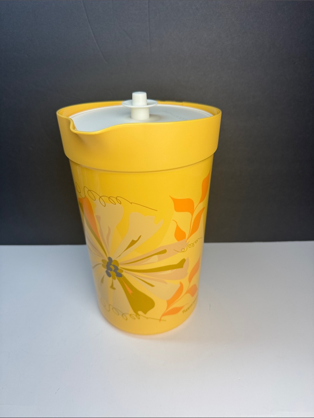 Tupperware 1 Gallon Beverage Pitcher w/ Infuser Diffuser Harvest Floral Yellow